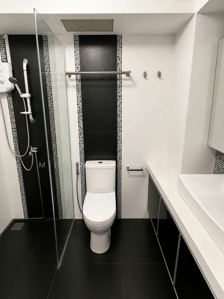838 Hougang Central, 838 Hougang Central, 3 Bedrooms, 1,076 sqft, HDB Flat For Rent, by Minnie Seow, 500136762 - Bathroom - PropertyGuru.com.sg
