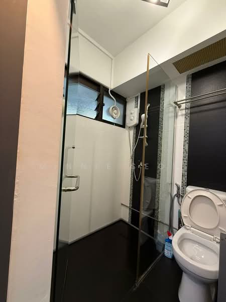 838 Hougang Central, 838 Hougang Central, 3 Bedrooms, 1,076 sqft, HDB Flat For Rent, by Minnie Seow, 500136762 - Bathroom - PropertyGuru.com.sg