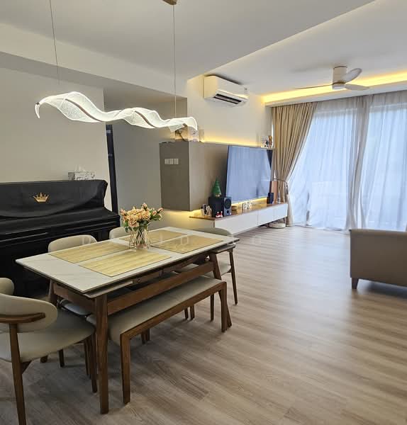 Grandeur 8, 10 Ang Mo Kio Central 3, 3 Bedrooms, 1,227 sqft, Condominium For Sale, by David Boon, 500136764 - Living Room - PropertyGuru.com.sg