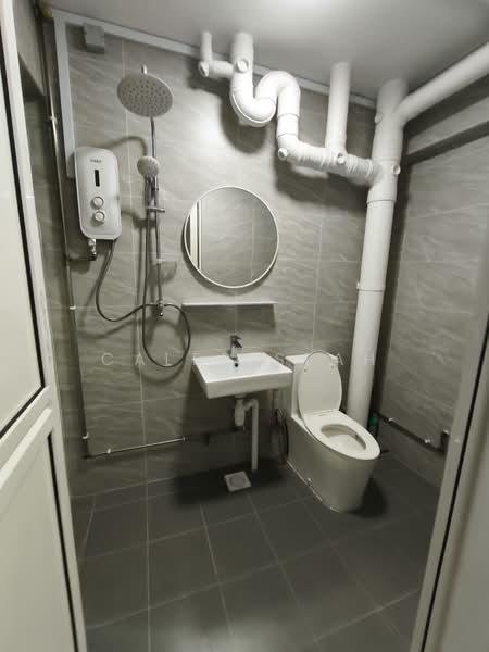419 Serangoon Central, 419 Serangoon Central, 3 Bedrooms, 1,323 sqft, HDB Flat For Rent, by Caleb Seah, 500136768 - Bathroom - PropertyGuru.com.sg
