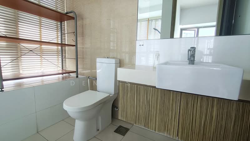 Trevista, 25 Lorong 3 Toa Payoh, 4 Bedrooms, 1,700 sqft, Condominium For Sale, by Dennis Lim, 500136791 - Bathroom - PropertyGuru.com.sg