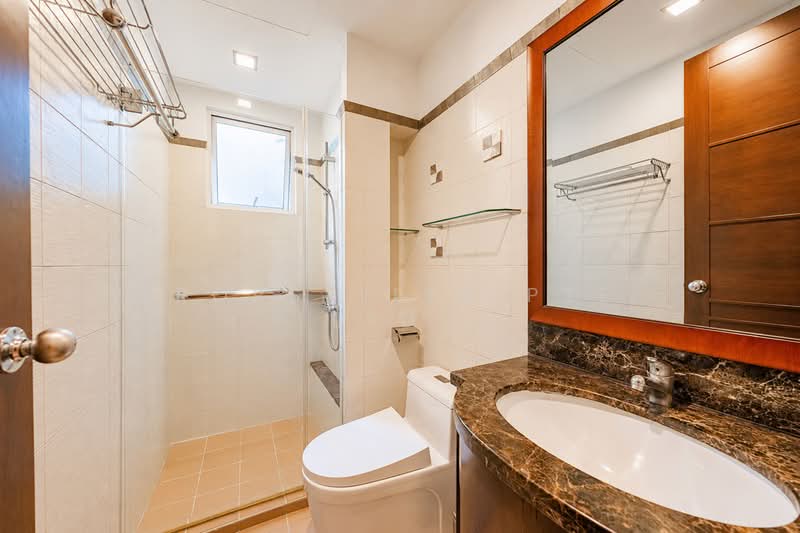 Hillington Green, 49 Hillview Avenue, 4 Bedrooms, 1,927 sqft, Condominium For Sale, by Gina Tow, 500136793 - Bathroom - PropertyGuru.com.sg