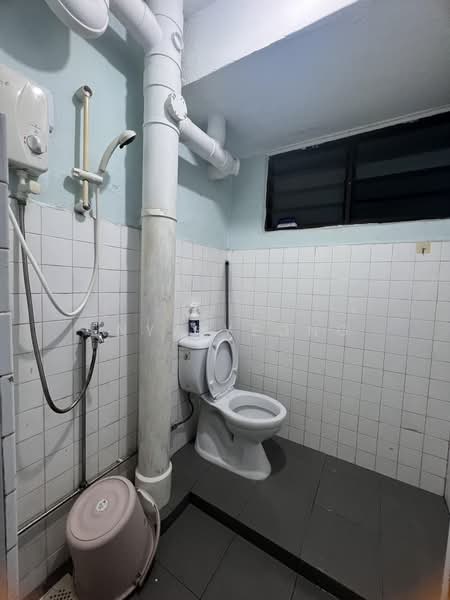 26 Teck Whye Lane, 26 Teck Whye Lane, 2 Bedrooms, 721 sqft, HDB Flat For Rent, by Enya Yeong, 500136819 - Bathroom - PropertyGuru.com.sg