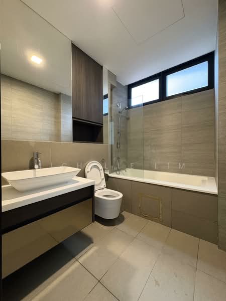 Three 11, 311 Upper Thomson Road, 3 Bedrooms, 1,001 sqft, Apartment For Sale, by Michelle Lim, 500136822 - Bathroom - PropertyGuru.com.sg