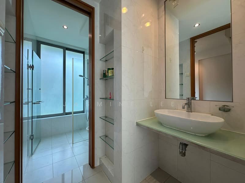 Leonie Suites, 21 Leonie Hill, 2 Bedrooms, 936 sqft, Apartment For Rent, by Jasmine Lee, 500136829 - Common Bathroom - PropertyGuru.com.sg