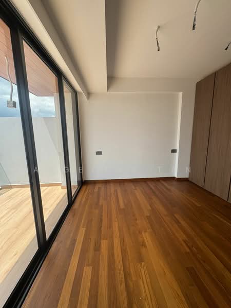 Brand New 4-Storeys Bespoke Designer Semi Detached | TOP Soon, , 6 Bedrooms, 7,460 sqft, Semi-Detached House For Sale, by Angelina Tan, 500136830 - Interior - PropertyGuru.com.sg
