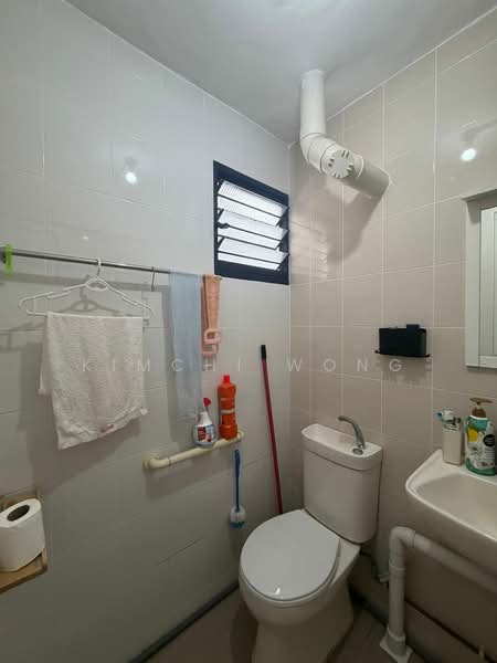 409 Bedok North Avenue 2, 409 Bedok North Avenue 2, 2 Bedrooms, 883 sqft, HDB Flat For Sale, by Kimchi Wong, 500136839 - PropertyGuru.com.sg