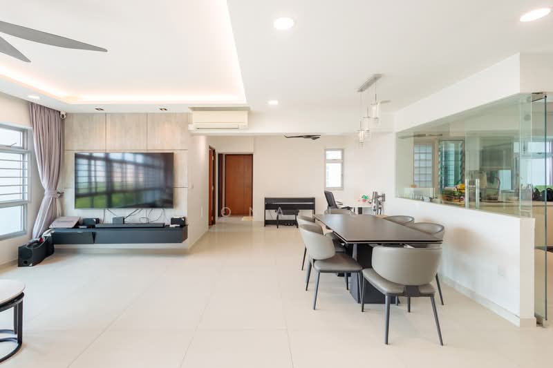 310A Ang Mo Kio Avenue 1, 310A Ang Mo Kio Avenue 1, 3 Bedrooms, 1,302 sqft, HDB Flat For Sale, by Fiona Ng, 500136842 - Living Room - PropertyGuru.com.sg