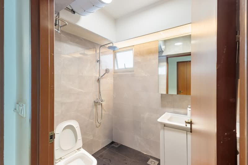 310A Ang Mo Kio Avenue 1, 310A Ang Mo Kio Avenue 1, 3 Bedrooms, 1,302 sqft, HDB Flat For Sale, by Fiona Ng, 500136842 - Bathroom - PropertyGuru.com.sg