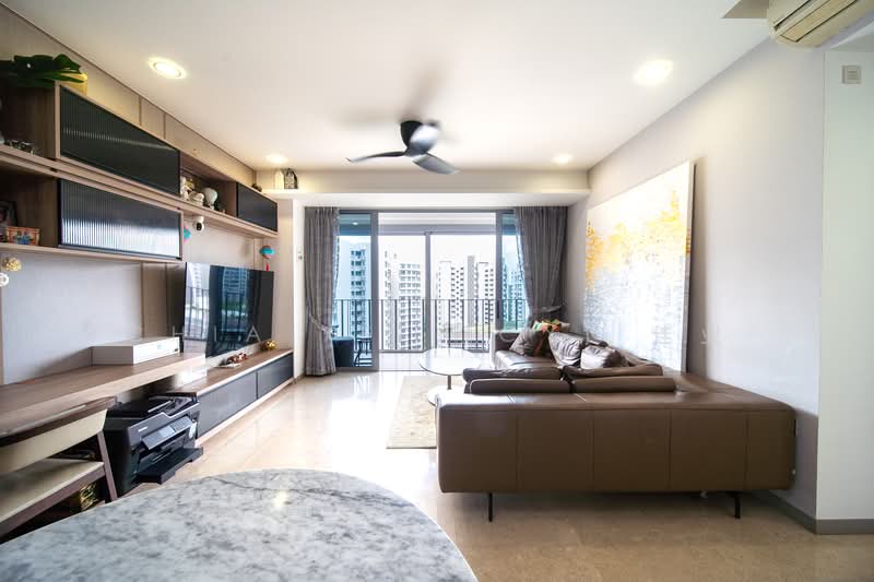 Riversails, 8 Upper Serangoon Crescent, 2 Bedrooms, 883 sqft, Condominium For Sale, by Chia Yei (CY) 佳业, 500136843 - Living Room - PropertyGuru.com.sg