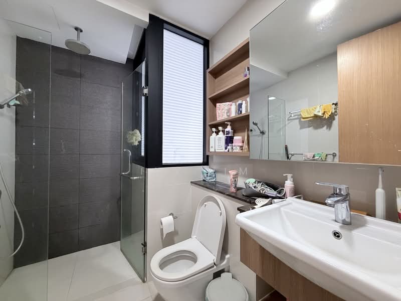 The Trilinq, 28 Jalan Lempeng, 2 Bedrooms, 710 sqft, Condominium For Rent, by Ivy Lim, 500136844 - Bathroom - PropertyGuru.com.sg