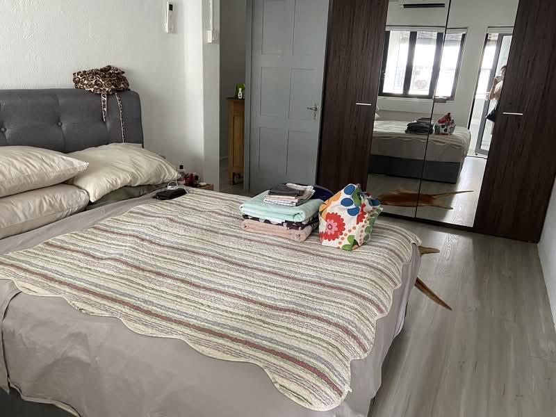 Eng Hoon Street, Yong Siak Street, Tiong Poh Road, , 3 Bedrooms, 797 sqft, Walk-up Apartment For Rent, by Evelyn Lo, 500136854 - Bedroom - PropertyGuru.com.sg