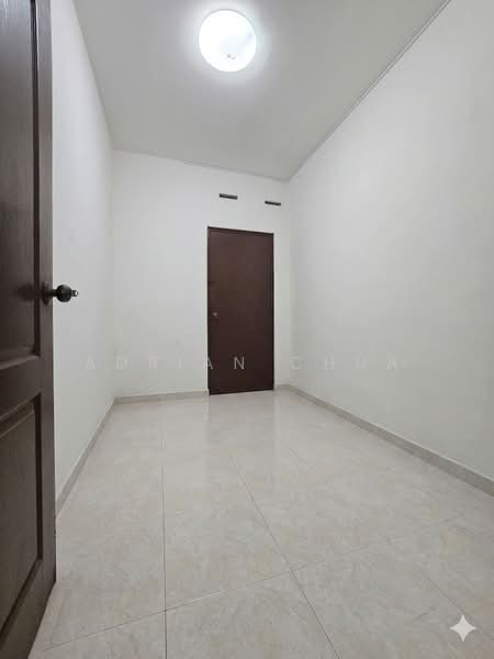 Hollywood Apartments, 112-112D Oxley Rise, 3 Bedrooms, 990 sqft, Apartment For Sale, by Adrian Chua, 500136860 - Room 3 - PropertyGuru.com.sg