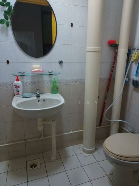 673A Jurong West Street 65, 673A Jurong West Street 65, Room Rental, 150 sqft, HDB Flat For Rent, by Aida Tay, 500136864 - Bathroom - PropertyGuru.com.sg