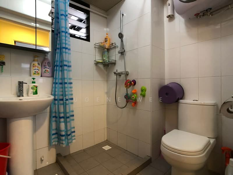 140D Corporation Drive, 140D Corporation Drive, 3 Bedrooms, 1,001 sqft, HDB Flat For Sale, by Eugene Wee, 500136869 - Bathroom - PropertyGuru.com.sg