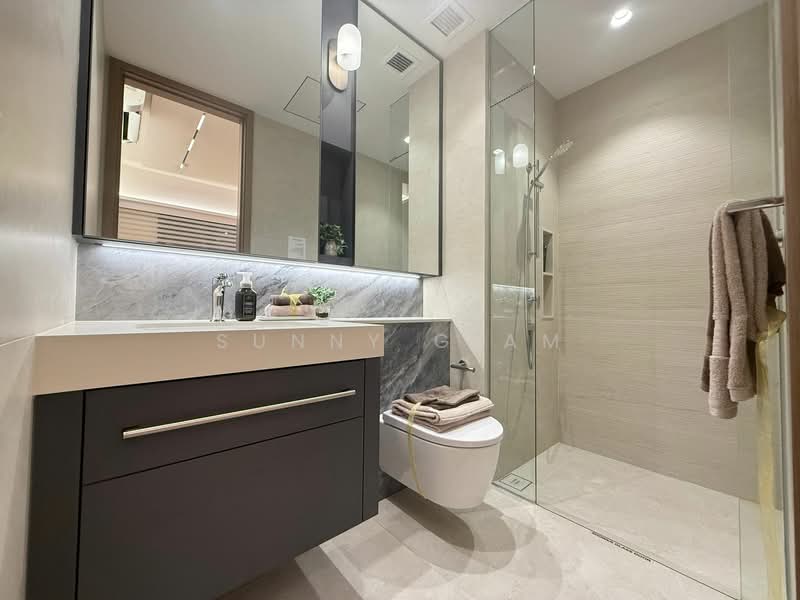 Vela Bay, Bayshore Road, 5 Bedrooms, 1,582 sqft, Condominium For Sale, by Sunny Giam, 500136872 - Bathroom - PropertyGuru.com.sg