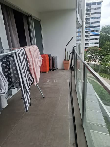 Eight Riversuites, 2 Whampoa East, 2 Bedrooms, 700 sqft, Condominium For Sale, by William Chan, 500136874 - Balcony - PropertyGuru.com.sg