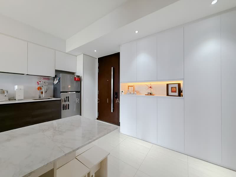 Sims Urban Oasis, 2 Sims Drive, 2 Bedrooms, 624 sqft, Condominium For Sale, by Tricia Ong, 500136879 - Kitchen - PropertyGuru.com.sg