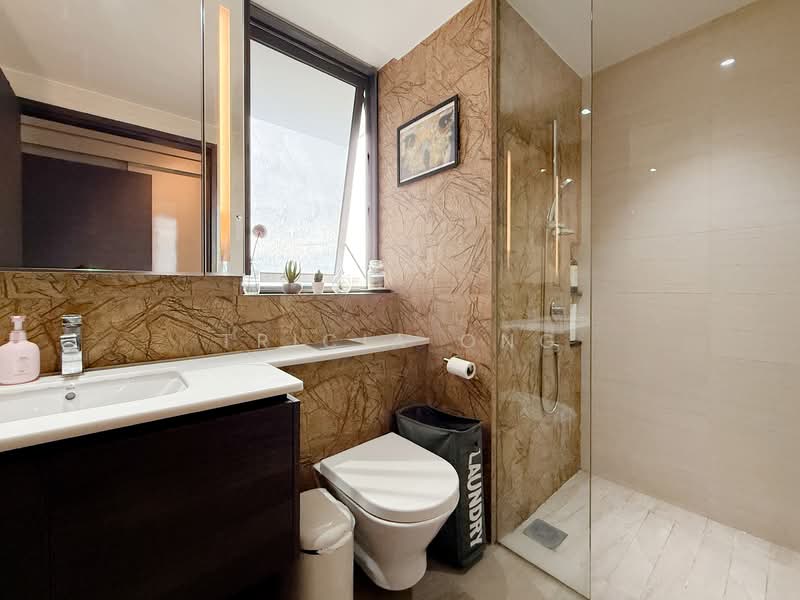 Sims Urban Oasis, 2 Sims Drive, 2 Bedrooms, 624 sqft, Condominium For Sale, by Tricia Ong, 500136879 - Bathroom - PropertyGuru.com.sg