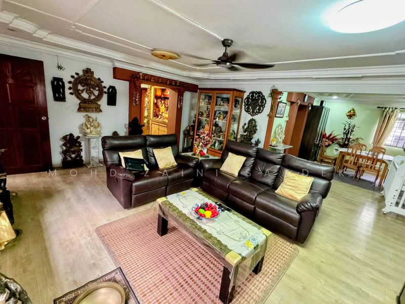 419 Woodlands Street 41, 419 Woodlands Street 41, 5 Bedrooms, 1,894 sqft, HDB Flat For Sale, by Mohd Zaini Sardek, 500136882 - Living Room - PropertyGuru.com.sg