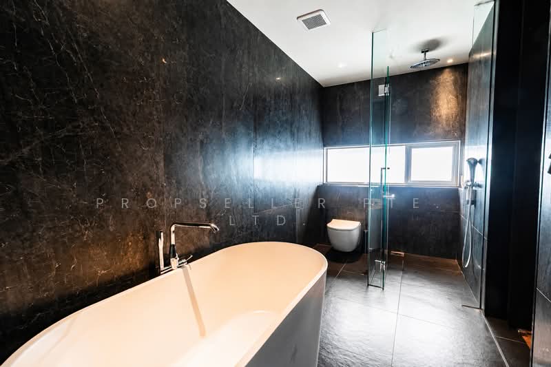 The Teneriffe, 252 Laurel Wood Avenue, 5 Bedrooms, 3,122 sqft, Apartment For Sale, by Don Png, 500136883 - Bathroom - PropertyGuru.com.sg