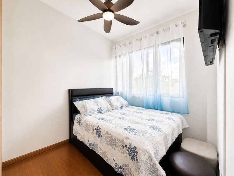 CHEAP 2Bed2Bath. $1m. Under 10 years . Good deal, Hougang / Punggol / Sengkang, 2 Bedrooms, 689 sqft, Condominium For Sale, by Adiel Ng, 500136884 - Bedroom - PropertyGuru.com.sg