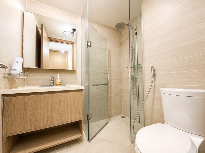 CHEAP 2Bed2Bath. $1m. Under 10 years . Good deal, Hougang / Punggol / Sengkang, 2 Bedrooms, 689 sqft, Condominium For Sale, by Adiel Ng, 500136884 - Bathroom - PropertyGuru.com.sg