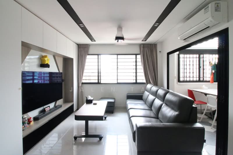 889 Tampines Street 81, 889 Tampines Street 81, 4 Bedrooms, 1,571 sqft, HDB Flat For Sale, by Jalen Tan, 500136892 - Living Room - PropertyGuru.com.sg