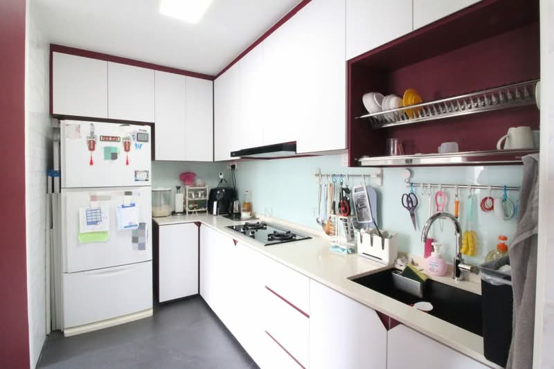 889 Tampines Street 81, 889 Tampines Street 81, 4 Bedrooms, 1,571 sqft, HDB Flat For Sale, by Jalen Tan, 500136892 - Kitchen - PropertyGuru.com.sg