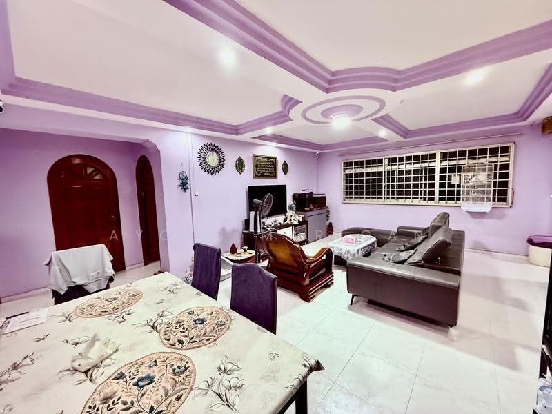 766 Jurong West Street 74, 766 Jurong West Street 74, Boon Lay / Jurong / Tuas, 4 Bedrooms, 1,324 sqft, HDB Flat For Sale, by Ayoob Marican, 500136912 - Living Room - PropertyGuru.com.sg