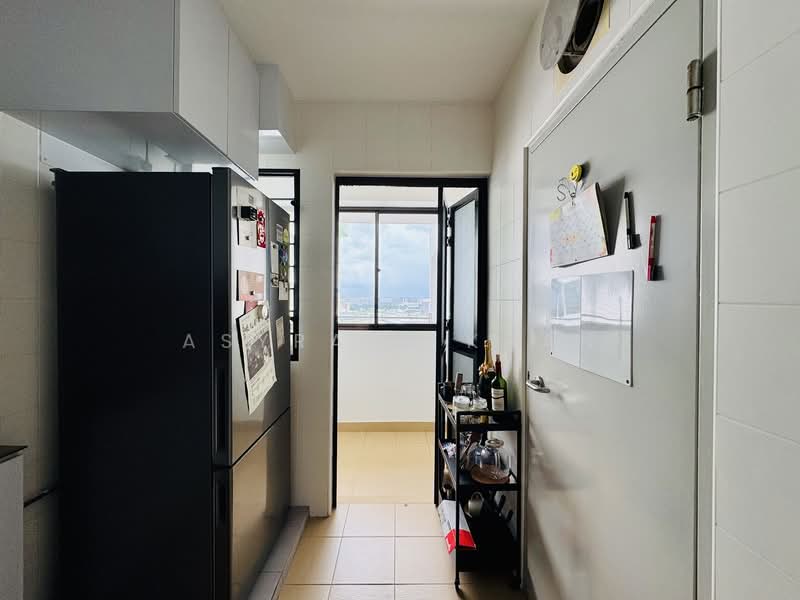 339D Kang Ching Road, 339D Kang Ching Road, 2 Bedrooms, 721 sqft, HDB Flat For Sale, by Asyraff Khan, 500136923 - Corridor - PropertyGuru.com.sg
