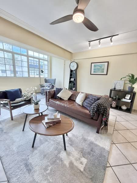 838 Woodlands Street 82, 838 Woodlands Street 82, 3 Bedrooms, 1,572 sqft, HDB Flat For Sale, by Ainsley Chong, 500136927 - Living Room - PropertyGuru.com.sg
