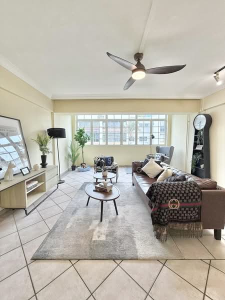 838 Woodlands Street 82, 838 Woodlands Street 82, 3 Bedrooms, 1,572 sqft, HDB Flat For Sale, by Ainsley Chong, 500136927 - Living Room - PropertyGuru.com.sg