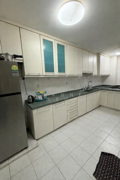661C Jurong West Street 64, 661C Jurong West Street 64, 3 Bedrooms, 1,184 sqft, HDB Flat For Sale, by ReAnne Leu, 500136928 - Kitchen - PropertyGuru.com.sg