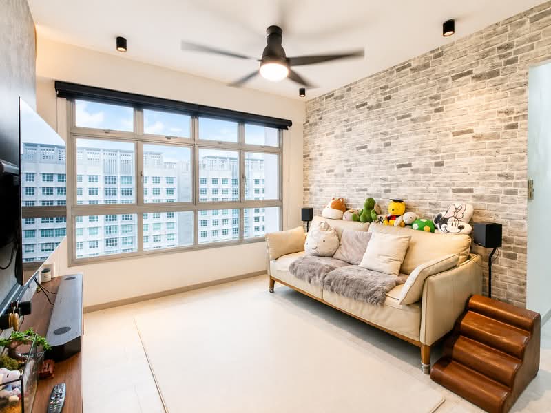 224A Sumang Lane, 224A Sumang Lane, 3 Bedrooms, 1,001 sqft, HDB Flat For Sale, by Paul Wong, 500136936 - Living Room - PropertyGuru.com.sg