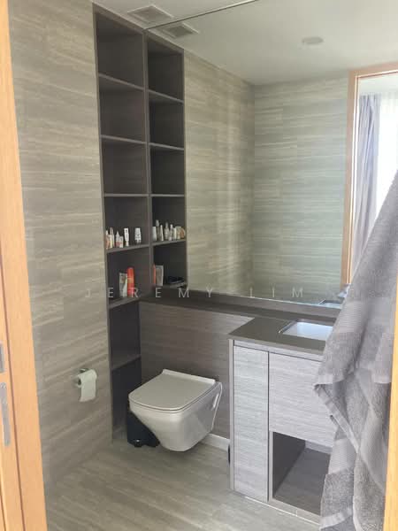 The Crest, 101 Prince Charles Crescent, 1 Bedroom, 635 sqft, Condominium For Rent, by Jeremy Lim, 500136942 - Bathroom - PropertyGuru.com.sg