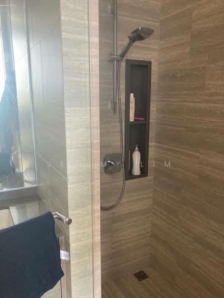 The Crest, 101 Prince Charles Crescent, 1 Bedroom, 635 sqft, Condominium For Rent, by Jeremy Lim, 500136942 - Bathroom - PropertyGuru.com.sg