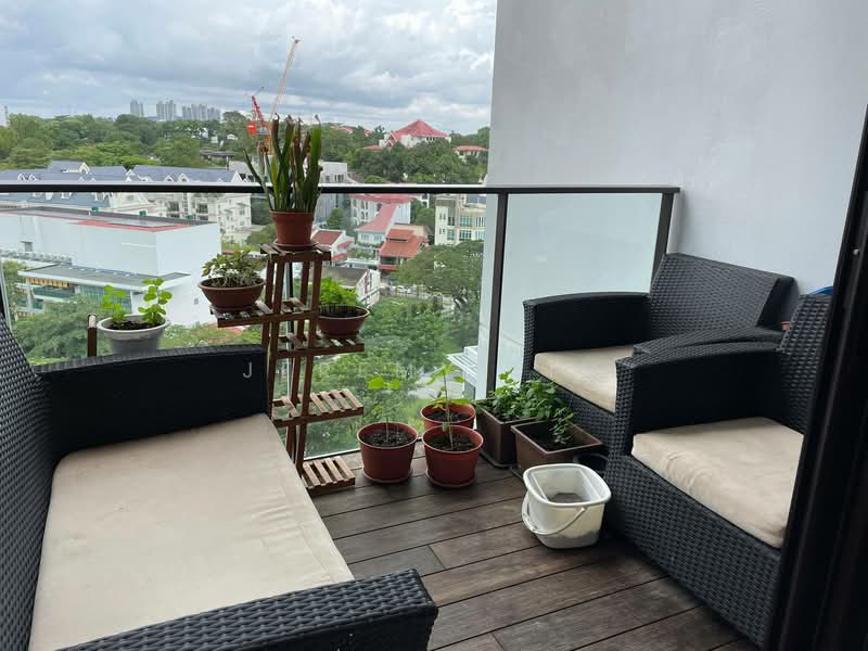 The Crest, 101 Prince Charles Crescent, 1 Bedroom, 635 sqft, Condominium For Rent, by Jeremy Lim, 500136942 - Balcony - PropertyGuru.com.sg