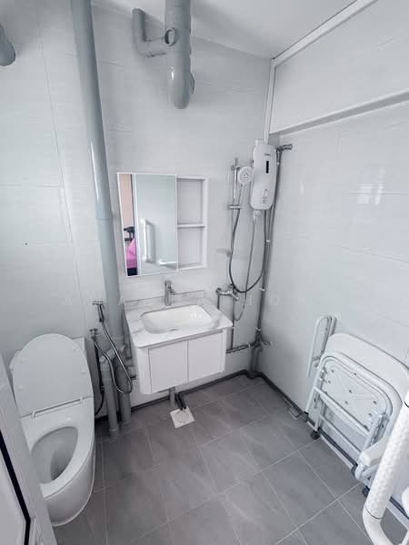 431 Bukit Panjang Ring Road, 431 Bukit Panjang Ring Road, Room Rental, 120 sqft, HDB Flat For Rent, by Amanda Hong, 500136944 - Bathroom - PropertyGuru.com.sg