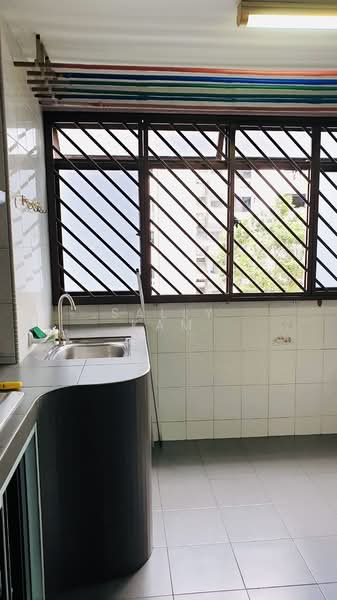 168 Stirling Road, 168 Stirling Road, 2 Bedrooms, 645 sqft, HDB Flat For Sale, by Sally Kam, 500136955 - Kitchen - PropertyGuru.com.sg