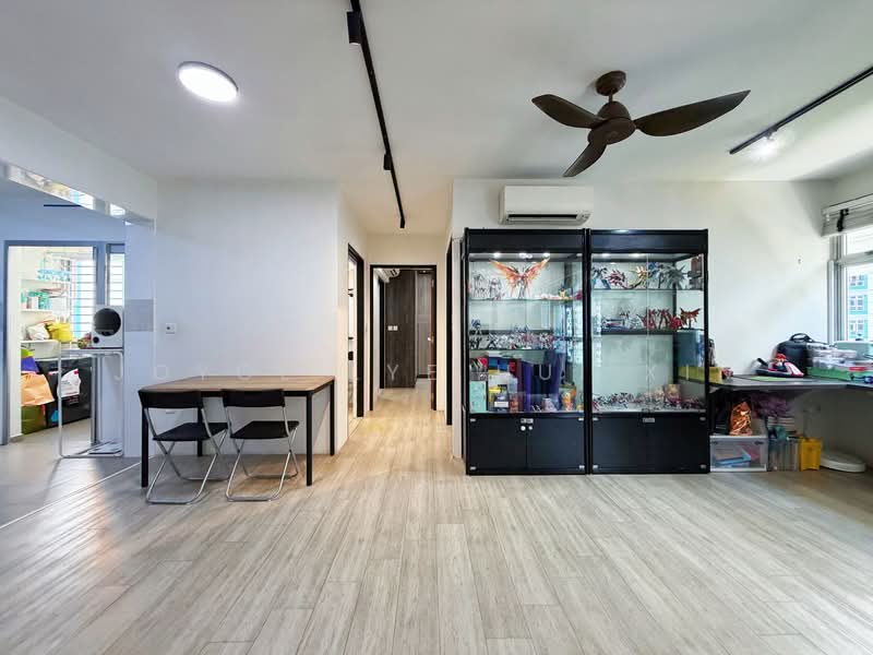 120B Canberra Crescent, 120B Canberra Crescent, 3 Bedrooms, 1,001 sqft, HDB Flat For Sale, by Joyce Lye Hui Xin, 500136972 - Living Room - PropertyGuru.com.sg