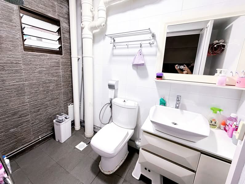 663D Jurong West Street 65, 663D Jurong West Street 65, 3 Bedrooms, 1,184 sqft, HDB Flat For Sale, by Kenneth Lo, 500136976 - Bathroom - PropertyGuru.com.sg
