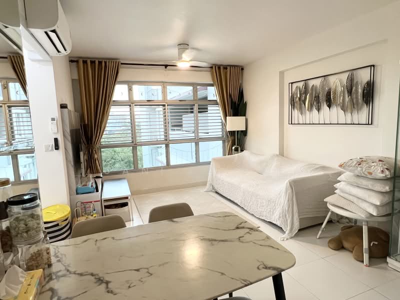 780A Woodlands Crescent, 780A Woodlands Crescent, 2 Bedrooms, 721 sqft, HDB Flat For Sale, by Sani Faisal, 500136978 - Living Room - PropertyGuru.com.sg