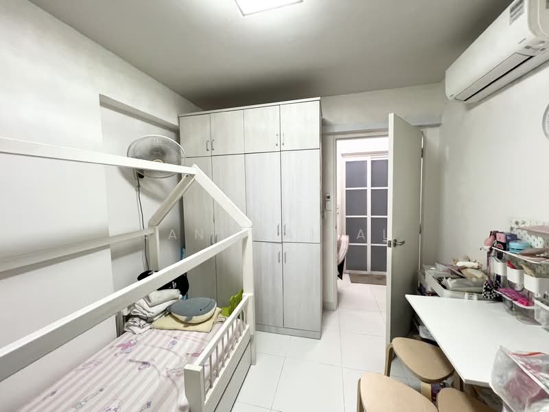 780A Woodlands Crescent, 780A Woodlands Crescent, 2 Bedrooms, 721 sqft, HDB Flat For Sale, by Sani Faisal, 500136978 - Bedroom - PropertyGuru.com.sg