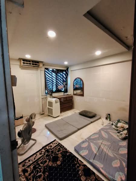 87 Circuit Road, 87 Circuit Road, 2 Bedrooms, 603 sqft, HDB Flat For Sale, by Joyce Chua, 500136992 - Bedroom 1 - PropertyGuru.com.sg