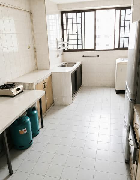 87 Circuit Road, 87 Circuit Road, 2 Bedrooms, 603 sqft, HDB Flat For Sale, by Joyce Chua, 500136992 - Kitchen - PropertyGuru.com.sg