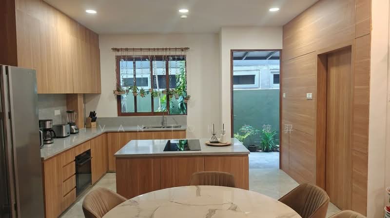 💥3.5 STOREY💥1 KM TAO NAN💥NEWLY BUILT MODERN, South Facing, 4 Bedrooms, 3,500 sqft, Semi-Detached House For Sale, by Ivan Toh 卓筬羿, 500137010 - Kitchen - PropertyGuru.com.sg