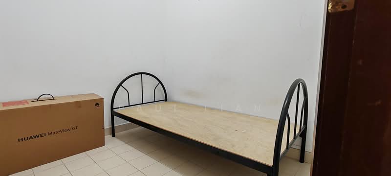 Carissa Park Condo, 2 Flora Drive, 4 Bedrooms, 1,324 sqft, Condominium For Rent, by Paul Lian, 500137022 - Bedroom - PropertyGuru.com.sg