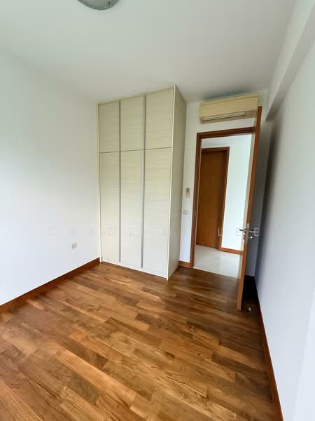 Floridian, 975 Bukit Timah Road, 2 Bedrooms, 926 sqft, Condominium For Rent, by Carol ML Lee, 500137028 - 2nd Bedroom wardrobe - PropertyGuru.com.sg