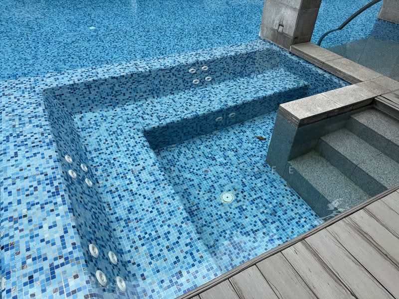 Floridian, 975 Bukit Timah Road, 2 Bedrooms, 926 sqft, Condominium For Rent, by Carol ML Lee, 500137028 - Jacuzzi - PropertyGuru.com.sg